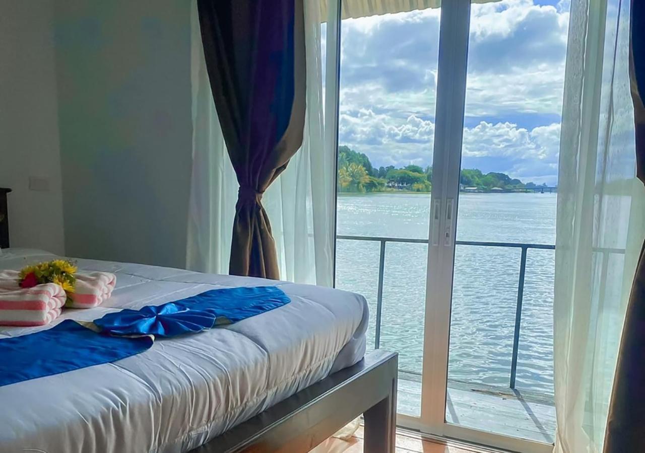 Hotel Tara Raft à Kanchanaburi Extérieur photo