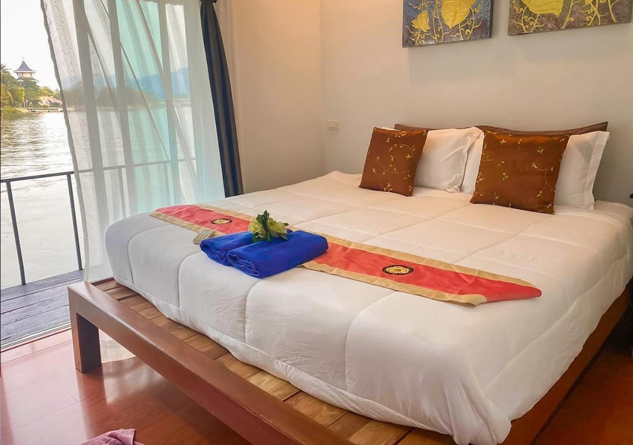 Hotel Tara Raft à Kanchanaburi Extérieur photo