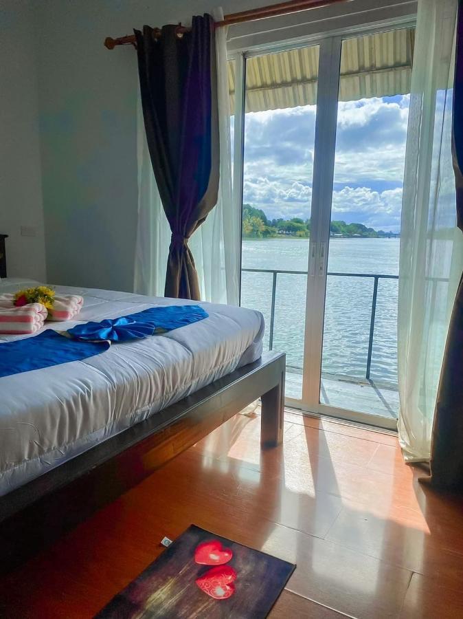 Hotel Tara Raft à Kanchanaburi Extérieur photo
