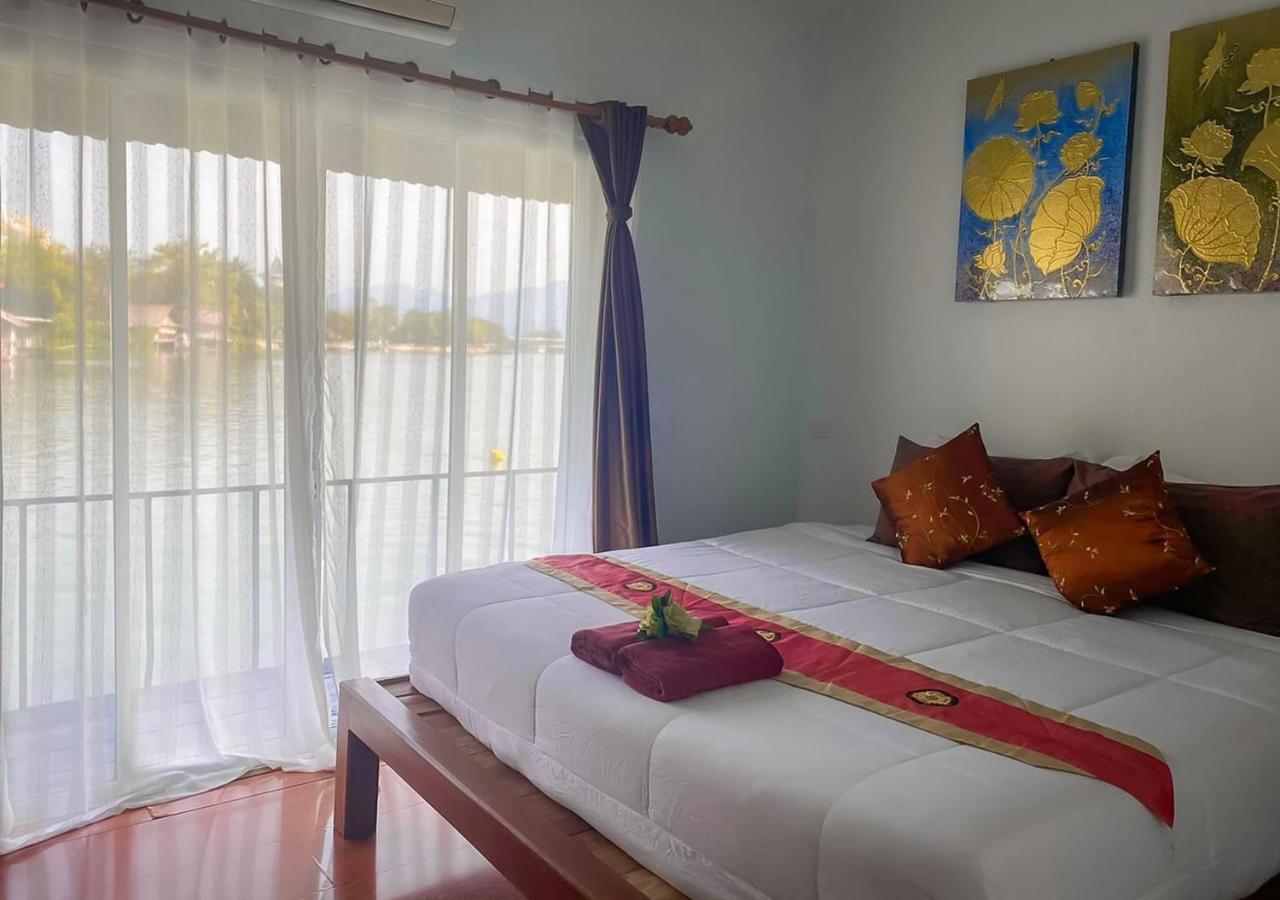 Hotel Tara Raft à Kanchanaburi Extérieur photo