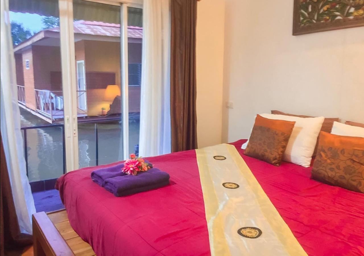 Hotel Tara Raft à Kanchanaburi Extérieur photo