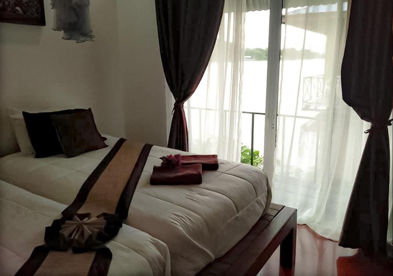 Hotel Tara Raft à Kanchanaburi Extérieur photo