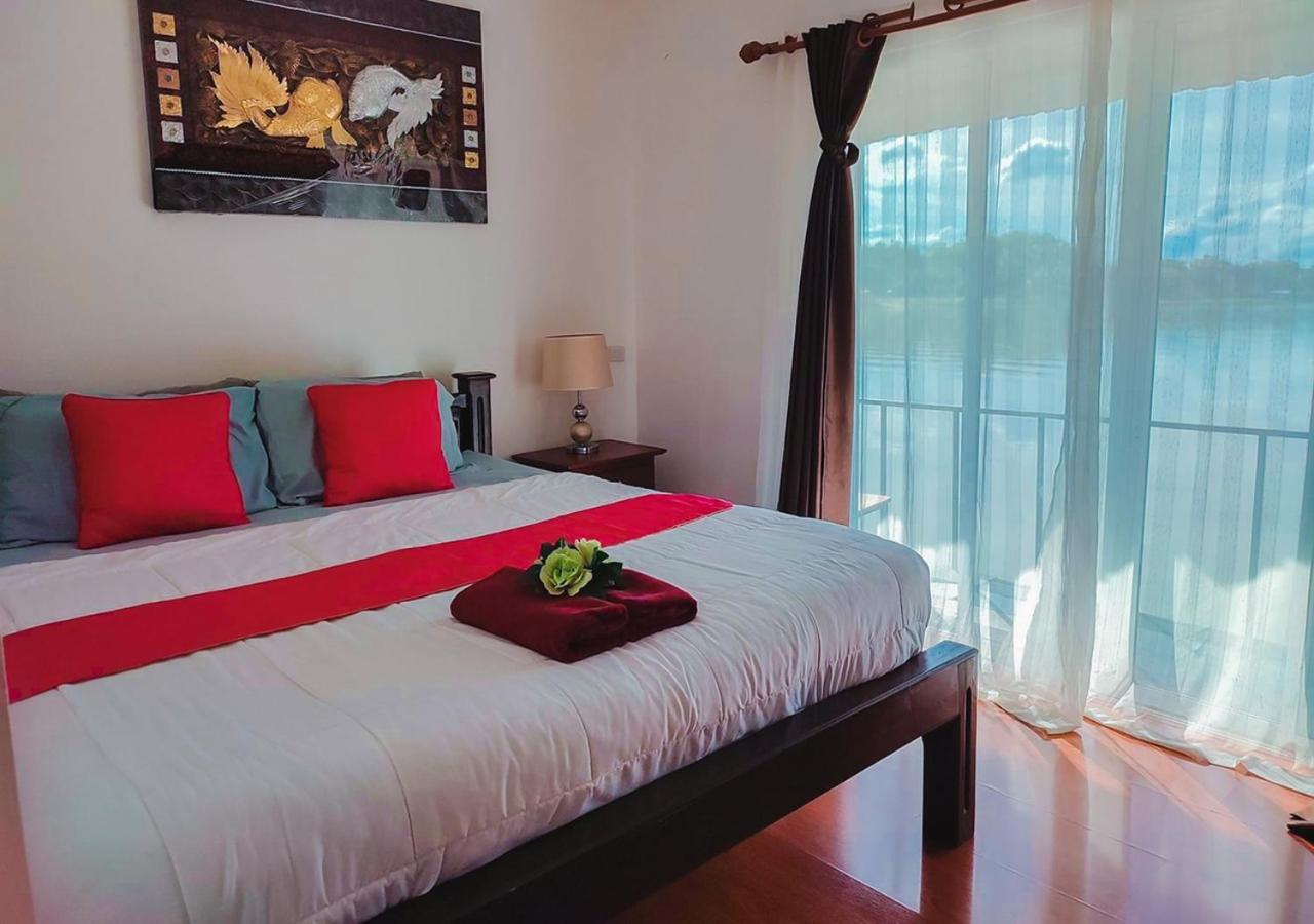 Hotel Tara Raft à Kanchanaburi Extérieur photo