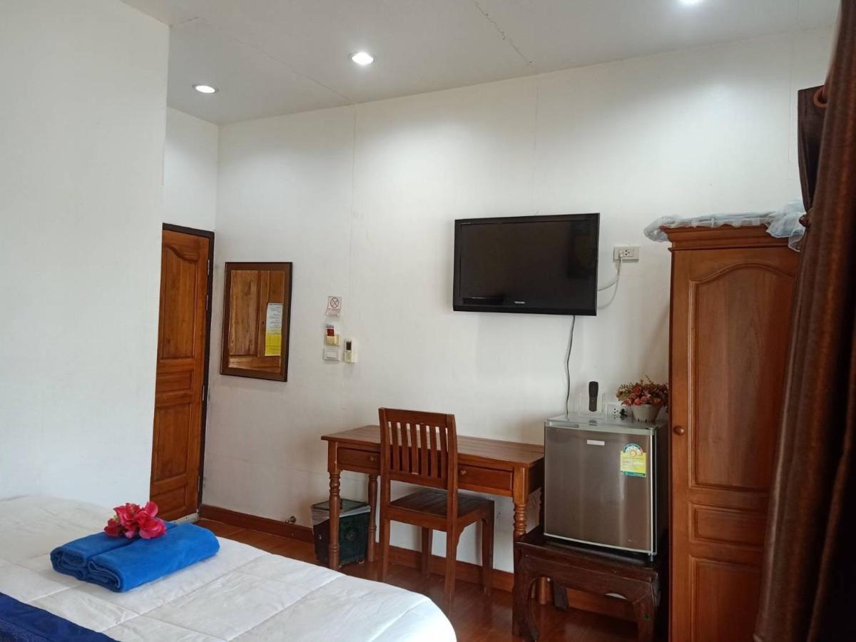 Hotel Tara Raft à Kanchanaburi Extérieur photo