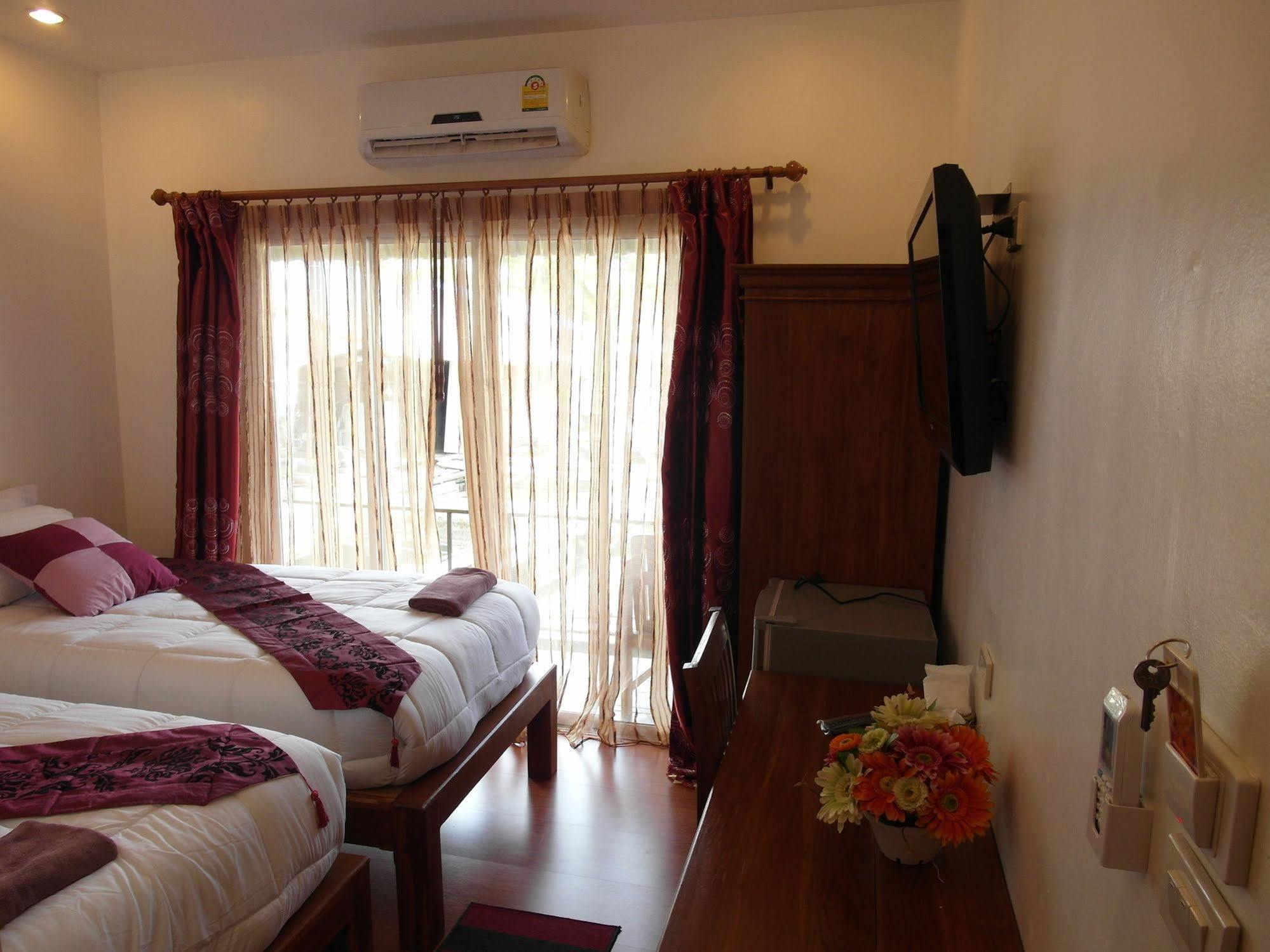 Hotel Tara Raft à Kanchanaburi Extérieur photo