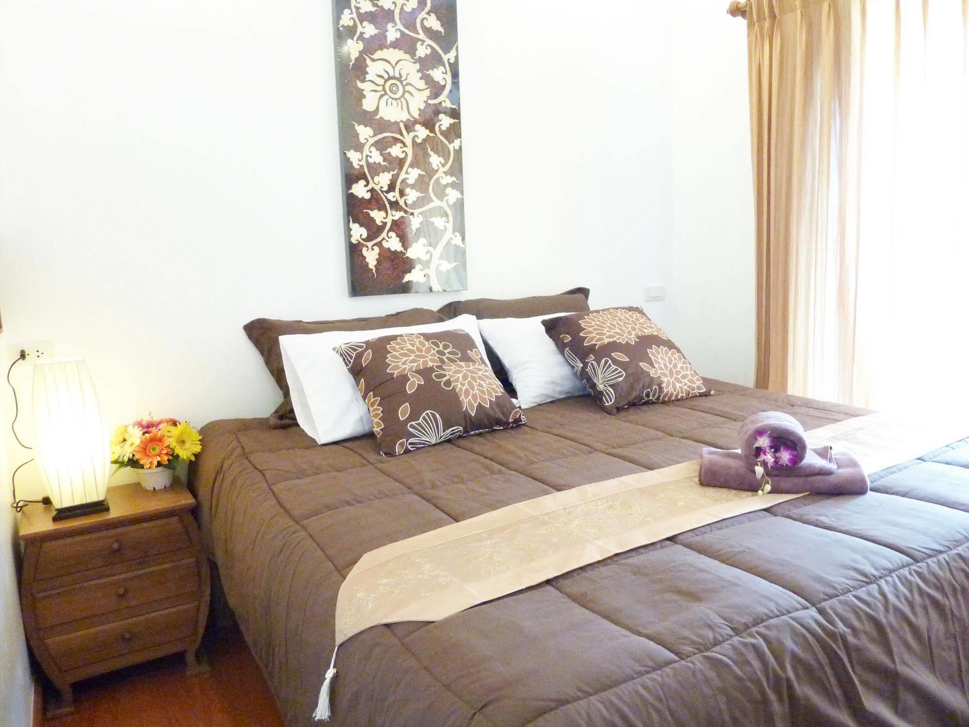 Hotel Tara Raft à Kanchanaburi Extérieur photo